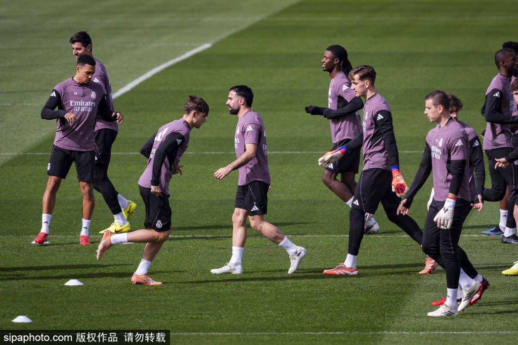 西甲未来之星杯:西班牙人如何用“快乐足球”点亮小小世界杯,成为全民榜样?